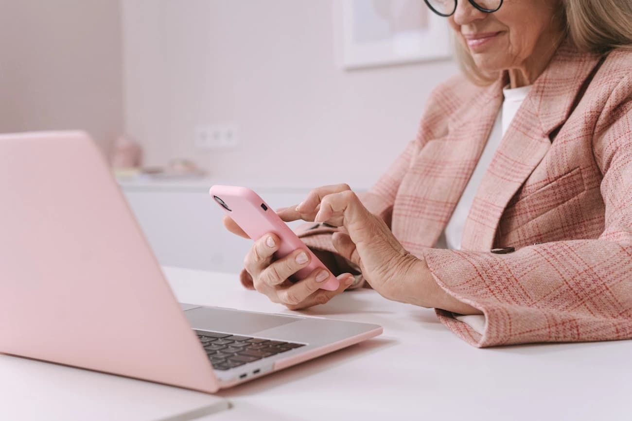Online Dating for Women Over 40: What Actually Works